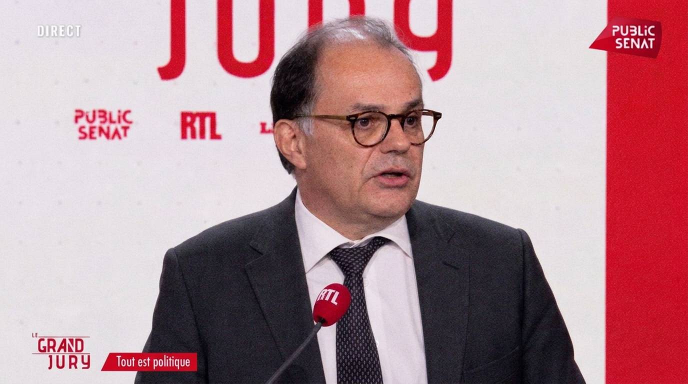 Emmanuel Moulin répond à la première question sur le Livret A